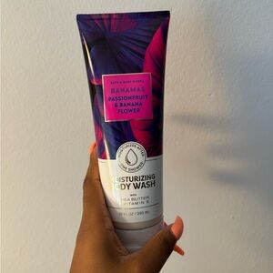 bath and body works passionfruit and banana flower moisturizing body wash